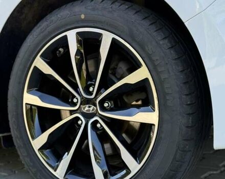 Хендай и40 2016 в Дубно на Automoto.ua Белый Хендай и40, объемом двигателя 1.7 л и пробегом 189 тыс. км за 13950 $, фото 12 на Automoto.ua