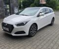 Белый Хендай и40, объемом двигателя 1.69 л и пробегом 240 тыс. км за 12200 $, фото 1 на Automoto.ua