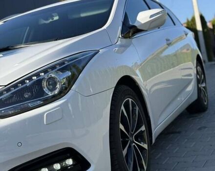 Хендай и40 2016 в Дубно на Automoto.ua Белый Хендай и40, объемом двигателя 1.7 л и пробегом 189 тыс. км за 13950 $, фото 14 на Automoto.ua
