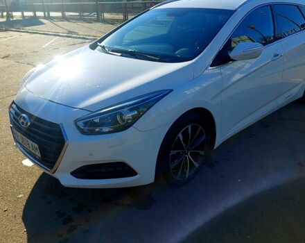 Белый Хендай и40, объемом двигателя 1.7 л и пробегом 225 тыс. км за 14500 $, фото 6 на Automoto.ua