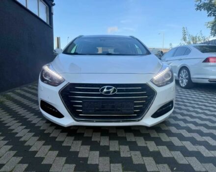 Белый Хендай и40, объемом двигателя 1.6 л и пробегом 34 тыс. км за 7500 $, фото 1 на Automoto.ua