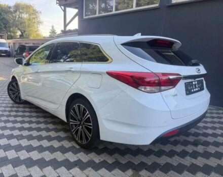 Белый Хендай и40, объемом двигателя 1.6 л и пробегом 34 тыс. км за 7500 $, фото 3 на Automoto.ua