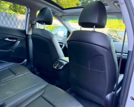 Белый Хендай и40, объемом двигателя 1.6 л и пробегом 34 тыс. км за 7500 $, фото 10 на Automoto.ua