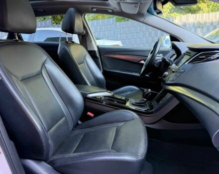 Белый Хендай и40, объемом двигателя 1.6 л и пробегом 34 тыс. км за 7500 $, фото 7 на Automoto.ua