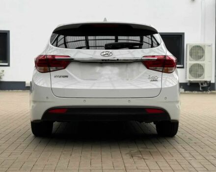 Білий Хендай і40, об'ємом двигуна 1.7 л та пробігом 30 тис. км за 8800 $, фото 5 на Automoto.ua