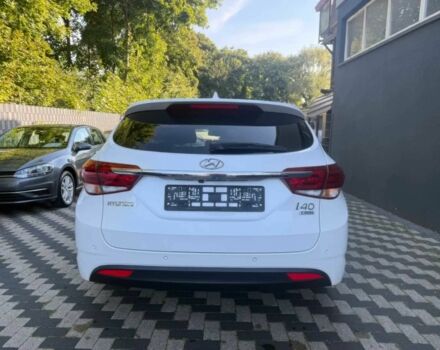 Белый Хендай и40, объемом двигателя 1.6 л и пробегом 34 тыс. км за 7500 $, фото 4 на Automoto.ua