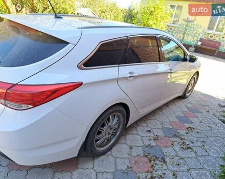 Белый Хендай и40, объемом двигателя 1.7 л и пробегом 200 тыс. км за 8700 $, фото 1 на Automoto.ua