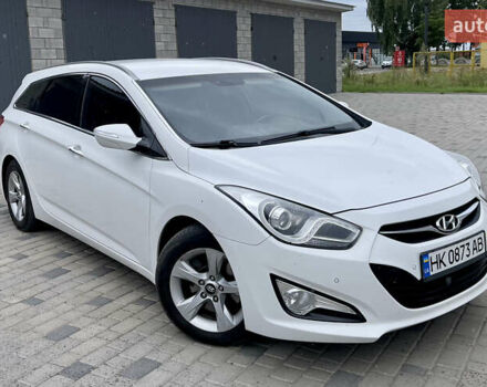 Белый Хендай и40, объемом двигателя 1.7 л и пробегом 224 тыс. км за 8900 $, фото 1 на Automoto.ua
