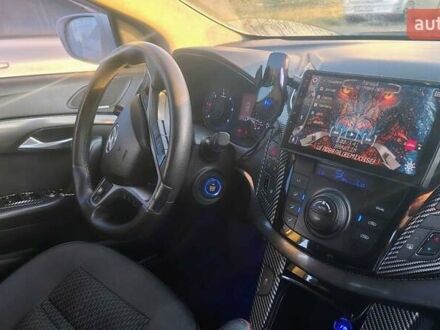 Белый Хендай и40, объемом двигателя 0 л и пробегом 295 тыс. км за 9350 $, фото 1 на Automoto.ua