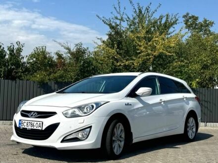 Белый Хендай и40, объемом двигателя 1.7 л и пробегом 266 тыс. км за 8600 $, фото 1 на Automoto.ua