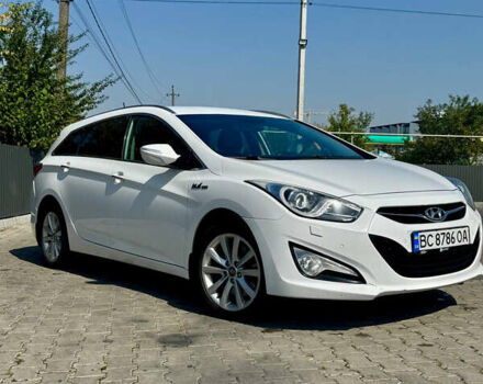 Белый Хендай и40, объемом двигателя 1.7 л и пробегом 266 тыс. км за 9400 $, фото 1 на Automoto.ua