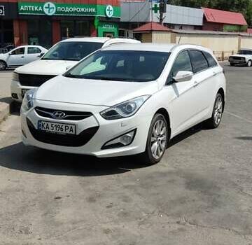 Белый Хендай и40, объемом двигателя 1.7 л и пробегом 270 тыс. км за 9565 $, фото 1 на Automoto.ua
