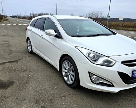 Белый Хендай и40, объемом двигателя 1.7 л и пробегом 24100 тыс. км за 9800 $, фото 1 на Automoto.ua