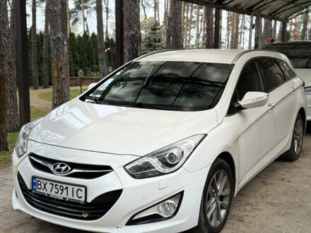 Белый Хендай и40, объемом двигателя 1.7 л и пробегом 228 тыс. км за 9400 $, фото 1 на Automoto.ua