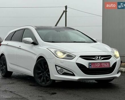 Белый Хендай и40, объемом двигателя 1.7 л и пробегом 209 тыс. км за 12500 $, фото 1 на Automoto.ua