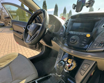 Бежевий Хендай і40, об'ємом двигуна 1.7 л та пробігом 190 тис. км за 11000 $, фото 18 на Automoto.ua