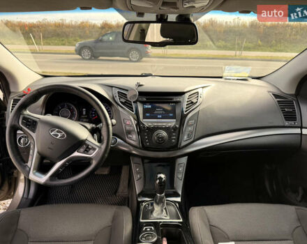 Бежевий Хендай і40, об'ємом двигуна 1.7 л та пробігом 282 тис. км за 10300 $, фото 5 на Automoto.ua