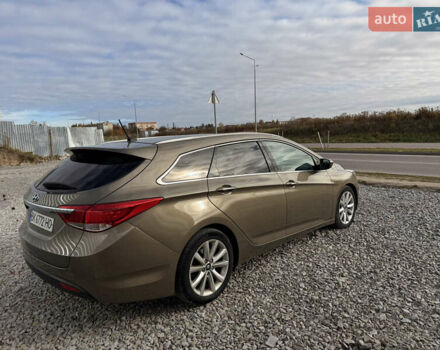 Бежевий Хендай і40, об'ємом двигуна 1.7 л та пробігом 282 тис. км за 10300 $, фото 8 на Automoto.ua