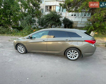 Бежевый Хендай и40, объемом двигателя 1.69 л и пробегом 278 тыс. км за 9450 $, фото 9 на Automoto.ua