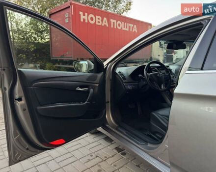 Бежевый Хендай и40, объемом двигателя 1.7 л и пробегом 196 тыс. км за 14800 $, фото 56 на Automoto.ua