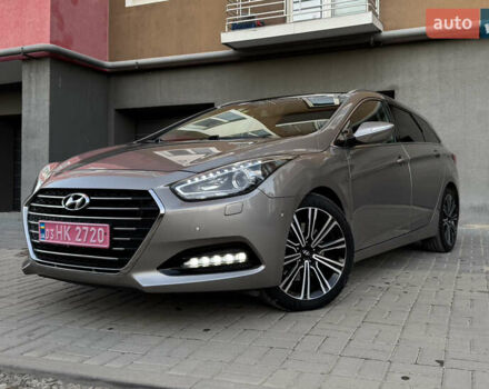 Бежевий Хендай і40, об'ємом двигуна 1.7 л та пробігом 196 тис. км за 14800 $, фото 1 на Automoto.ua