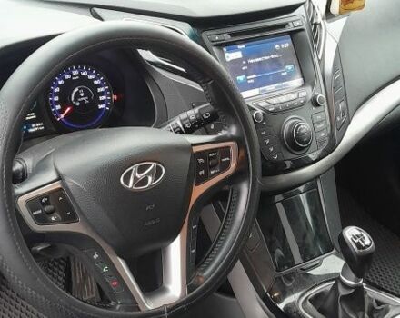 Черный Хендай и40, объемом двигателя 0 л и пробегом 180 тыс. км за 8800 $, фото 2 на Automoto.ua