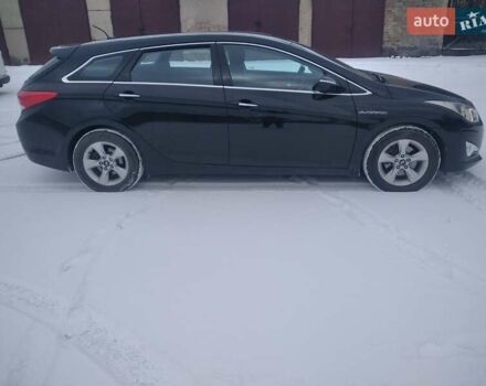 Черный Хендай и40, объемом двигателя 1.7 л и пробегом 167 тыс. км за 11000 $, фото 1 на Automoto.ua