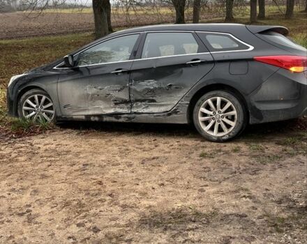 Черный Хендай и40, объемом двигателя 1.7 л и пробегом 236 тыс. км за 4059 $, фото 7 на Automoto.ua