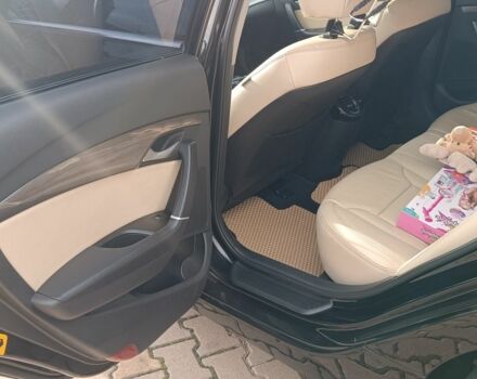 Черный Хендай и40, объемом двигателя 0 л и пробегом 246 тыс. км за 11353 $, фото 7 на Automoto.ua