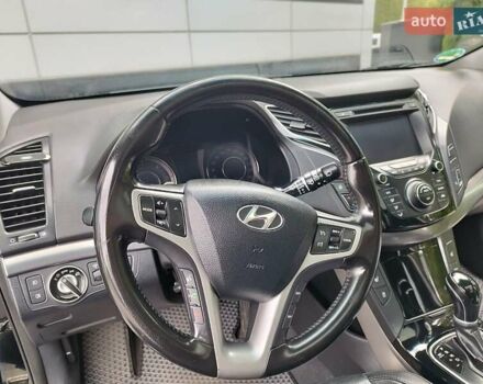 Черный Хендай и40, объемом двигателя 1.7 л и пробегом 213 тыс. км за 11700 $, фото 14 на Automoto.ua