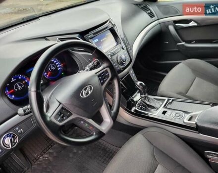 Черный Хендай и40, объемом двигателя 1.69 л и пробегом 245 тыс. км за 8800 $, фото 12 на Automoto.ua