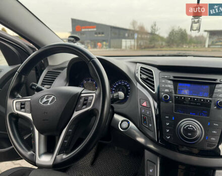 Чорний Хендай і40, об'ємом двигуна 1.69 л та пробігом 198 тис. км за 9300 $, фото 6 на Automoto.ua