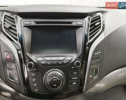 Черный Хендай и40, объемом двигателя 1.7 л и пробегом 213 тыс. км за 11700 $, фото 16 на Automoto.ua