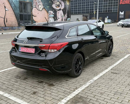 Черный Хендай и40, объемом двигателя 1.7 л и пробегом 197 тыс. км за 11000 $, фото 5 на Automoto.ua