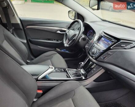 Черный Хендай и40, объемом двигателя 1.69 л и пробегом 245 тыс. км за 8800 $, фото 8 на Automoto.ua