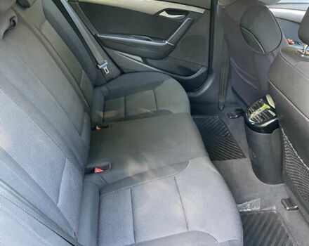 Черный Хендай и40, объемом двигателя 1.7 л и пробегом 242 тыс. км за 8000 $, фото 7 на Automoto.ua