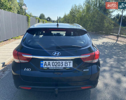 Черный Хендай и40, объемом двигателя 1.7 л и пробегом 242 тыс. км за 8000 $, фото 1 на Automoto.ua
