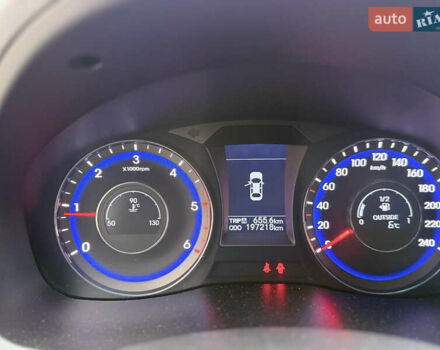 Черный Хендай и40, объемом двигателя 1.7 л и пробегом 197 тыс. км за 11000 $, фото 15 на Automoto.ua