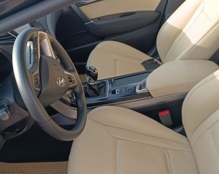 Черный Хендай и40, объемом двигателя 0 л и пробегом 246 тыс. км за 11353 $, фото 6 на Automoto.ua