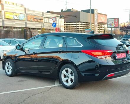 Черный Хендай и40, объемом двигателя 1.7 л и пробегом 165 тыс. км за 13900 $, фото 2 на Automoto.ua