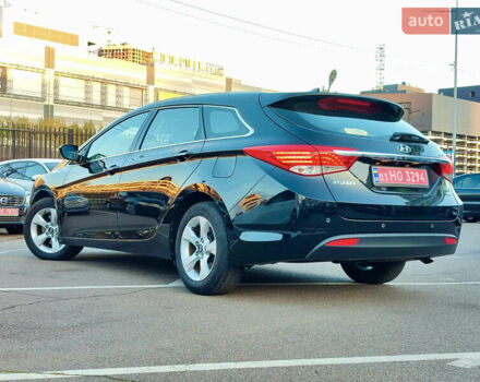 Черный Хендай и40, объемом двигателя 1.7 л и пробегом 165 тыс. км за 13900 $, фото 12 на Automoto.ua
