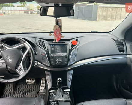 Чорний Хендай і40, об'ємом двигуна 1.7 л та пробігом 212 тис. км за 11900 $, фото 6 на Automoto.ua