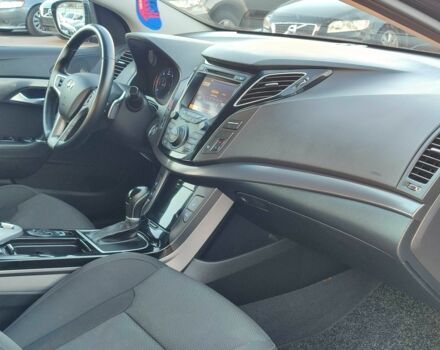 Черный Хендай и40, объемом двигателя 1.7 л и пробегом 165 тыс. км за 13900 $, фото 1 на Automoto.ua