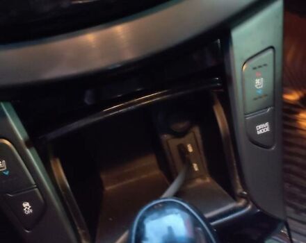 Черный Хендай и40, объемом двигателя 1.7 л и пробегом 184 тыс. км за 15500 $, фото 7 на Automoto.ua