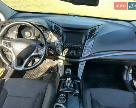 Чорний Хендай і40, об'ємом двигуна 1.7 л та пробігом 250 тис. км за 9550 $, фото 13 на Automoto.ua