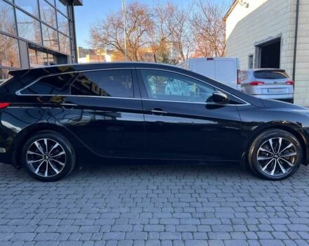 Черный Хендай и40, объемом двигателя 1.6 л и пробегом 318 тыс. км за 11700 $, фото 7 на Automoto.ua