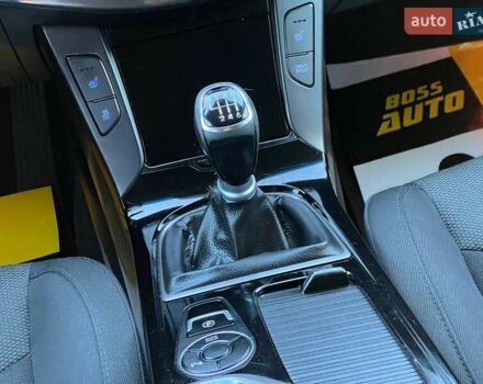 Черный Хендай и40, объемом двигателя 1.6 л и пробегом 318 тыс. км за 11700 $, фото 17 на Automoto.ua