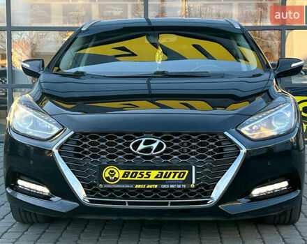 Черный Хендай и40, объемом двигателя 1.6 л и пробегом 318 тыс. км за 11700 $, фото 1 на Automoto.ua