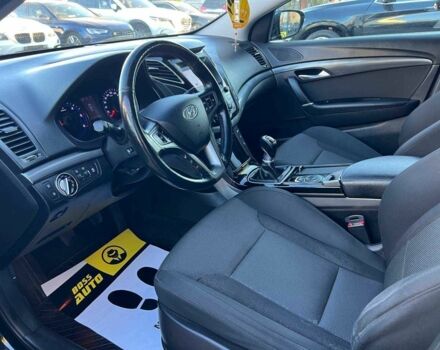 Черный Хендай и40, объемом двигателя 1.6 л и пробегом 318 тыс. км за 11700 $, фото 10 на Automoto.ua