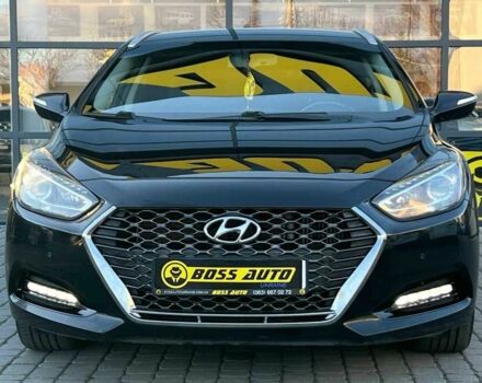 Черный Хендай и40, объемом двигателя 1.6 л и пробегом 318 тыс. км за 11700 $, фото 1 на Automoto.ua